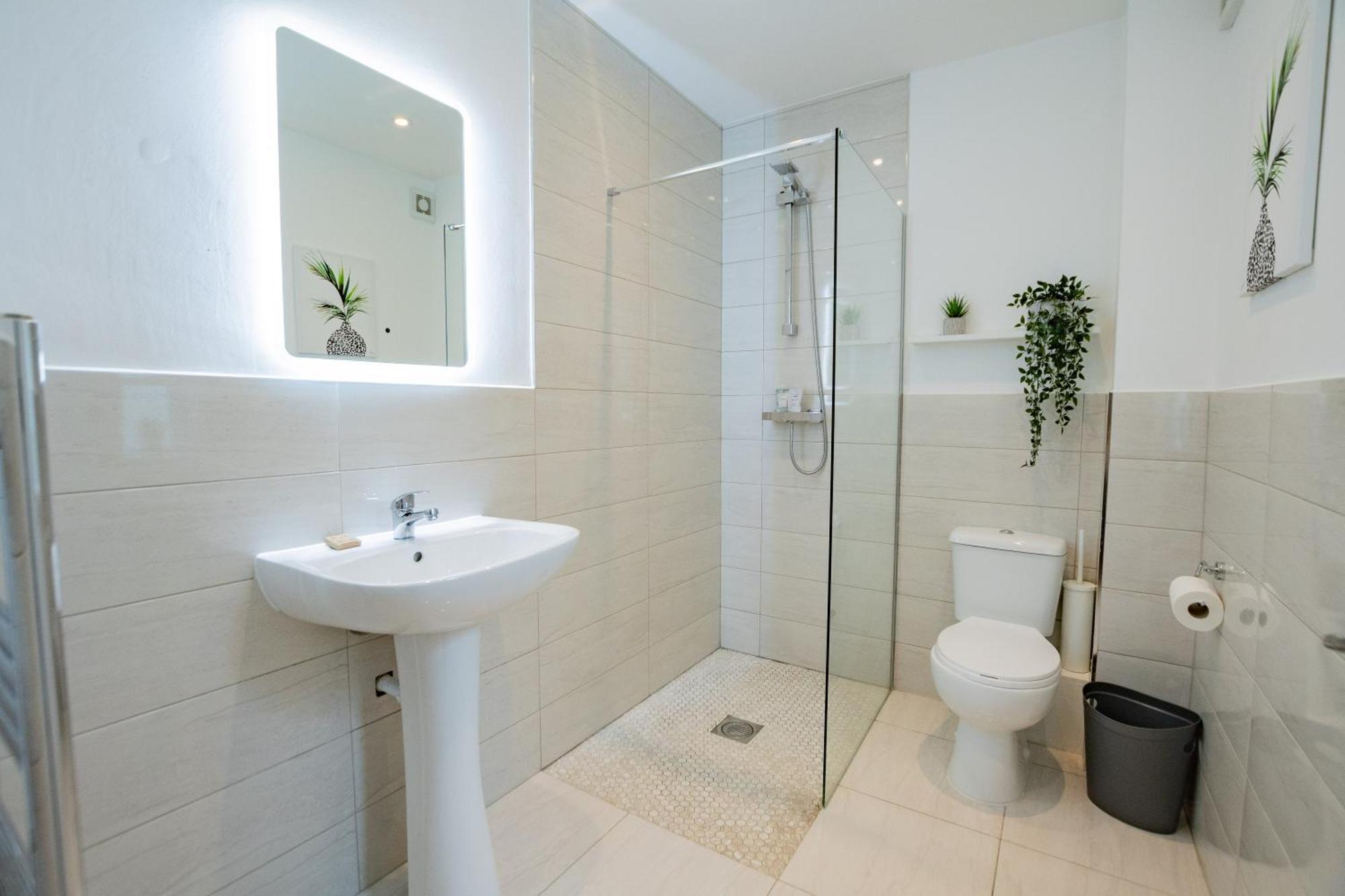 The Large Group House -Sleeps 21 Villa Dublin Exteriör bild