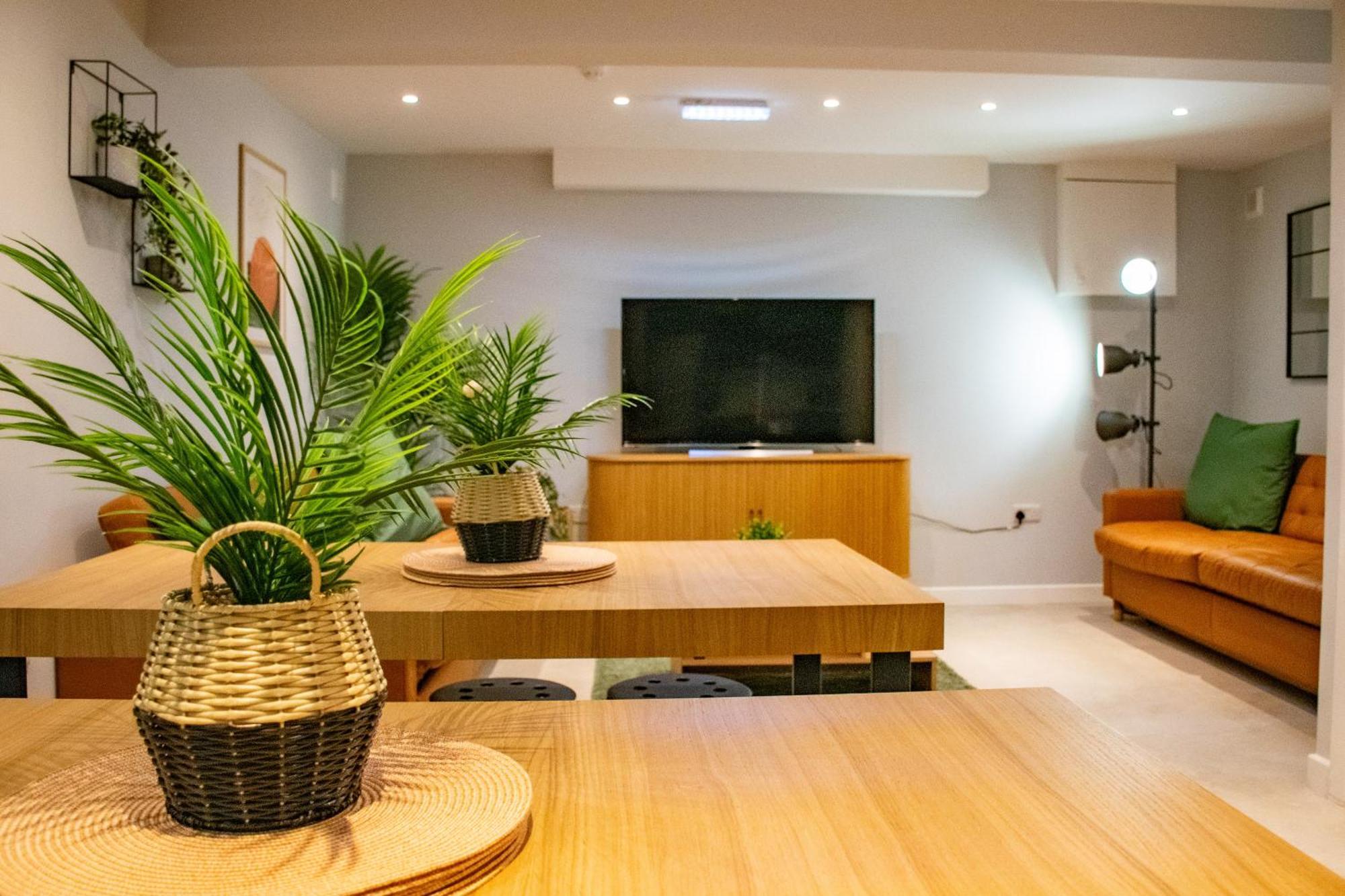 The Large Group House -Sleeps 21 Villa Dublin Exteriör bild