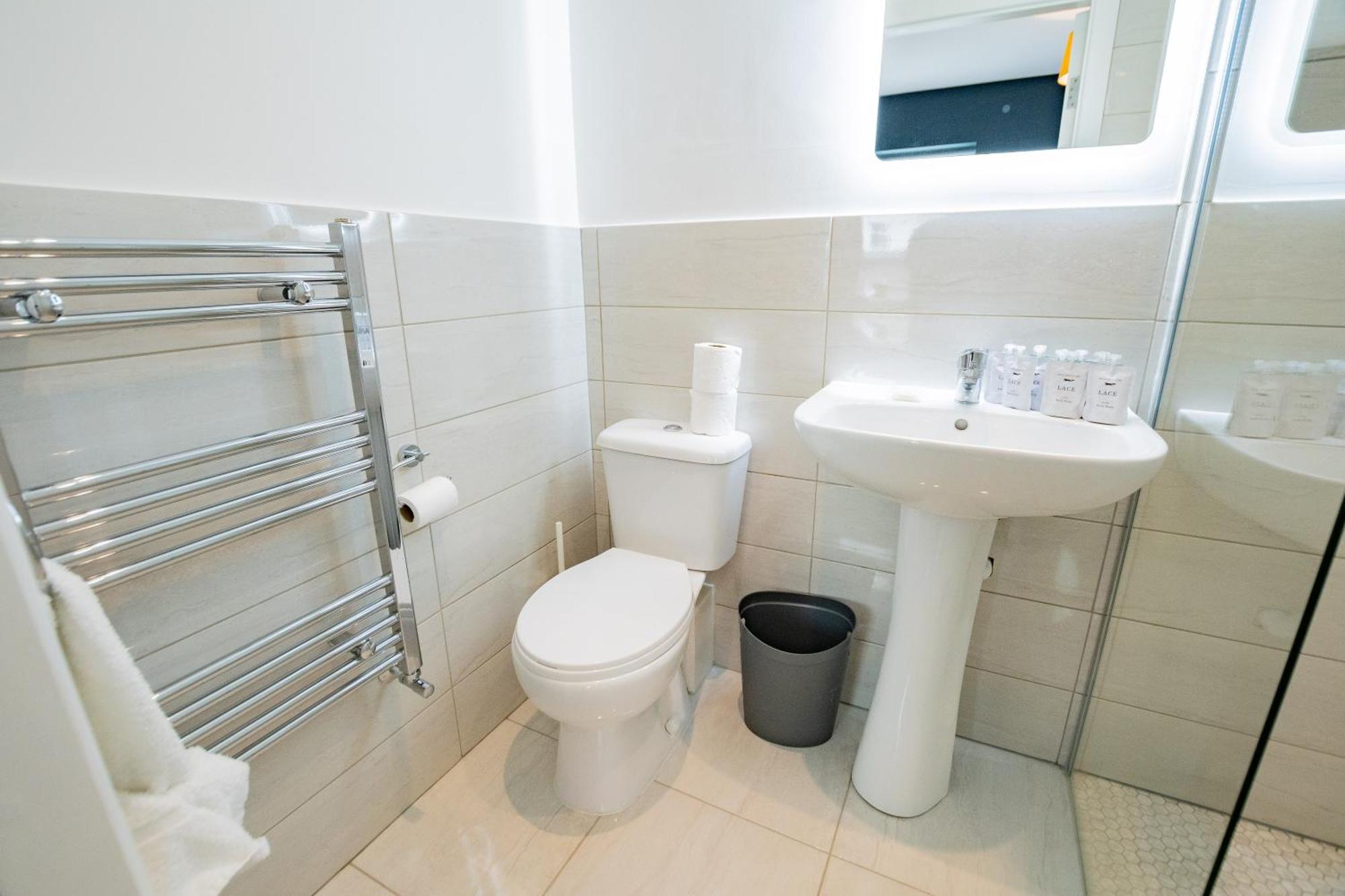 The Large Group House -Sleeps 21 Villa Dublin Exteriör bild
